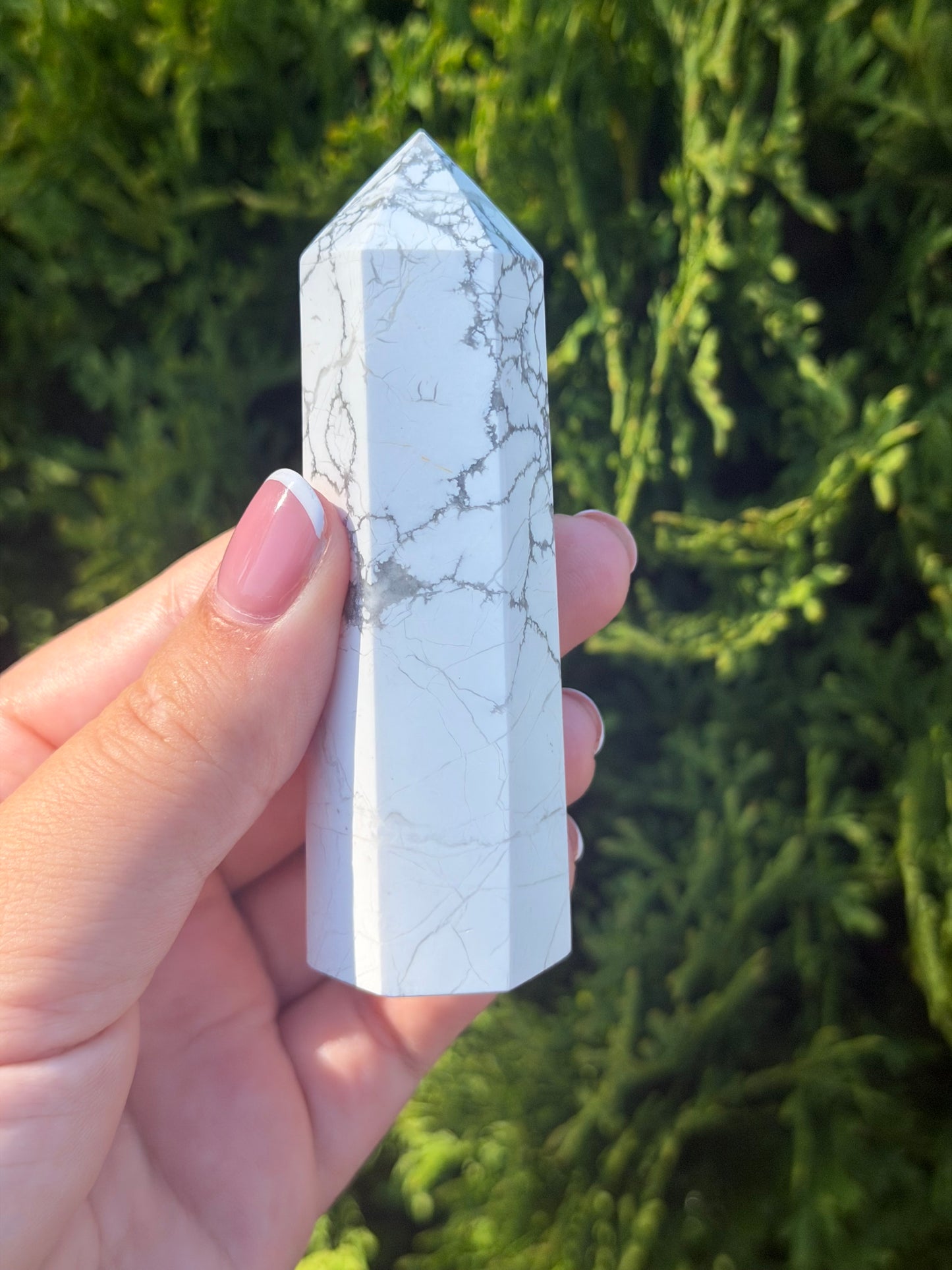 Howlite Point