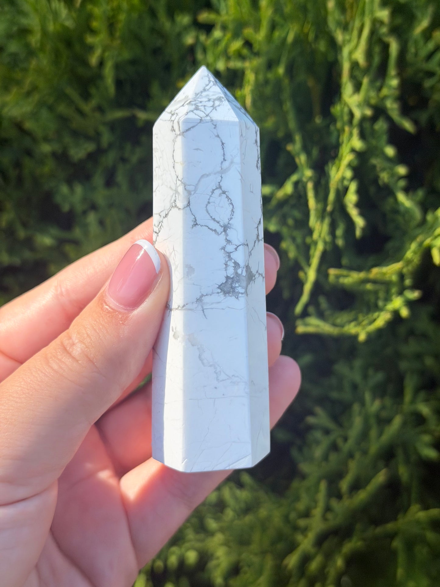 Howlite Point