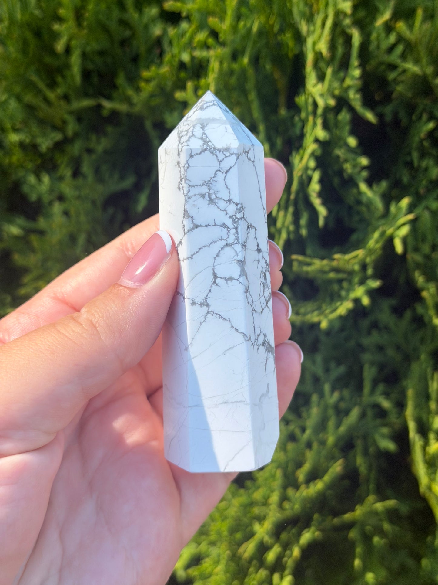 Howlite Point