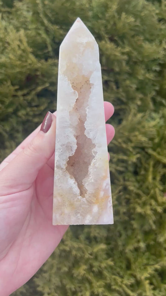Druzy Flower Agate Tower