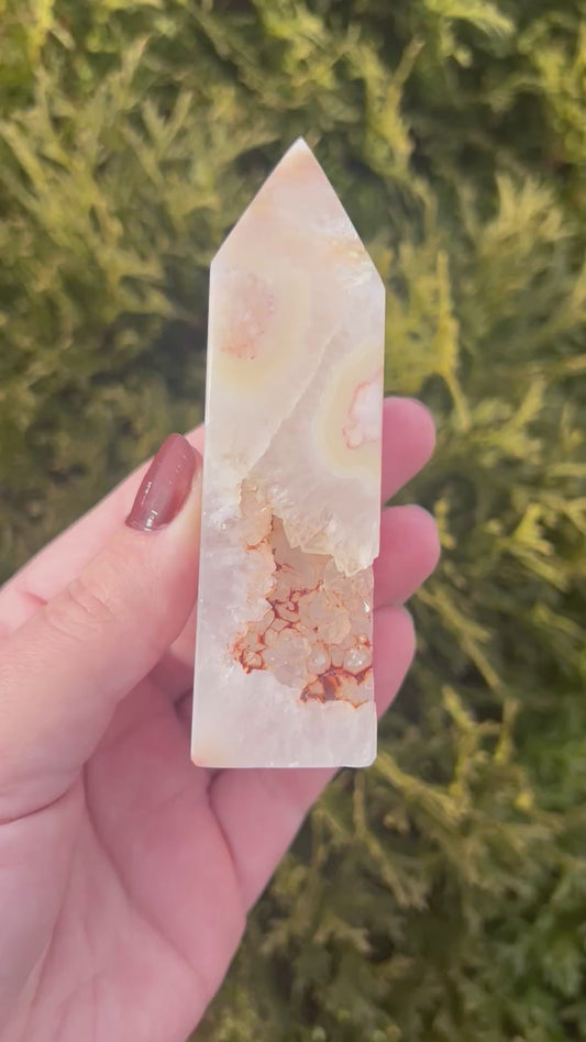 Druzy Flower Agate Tower